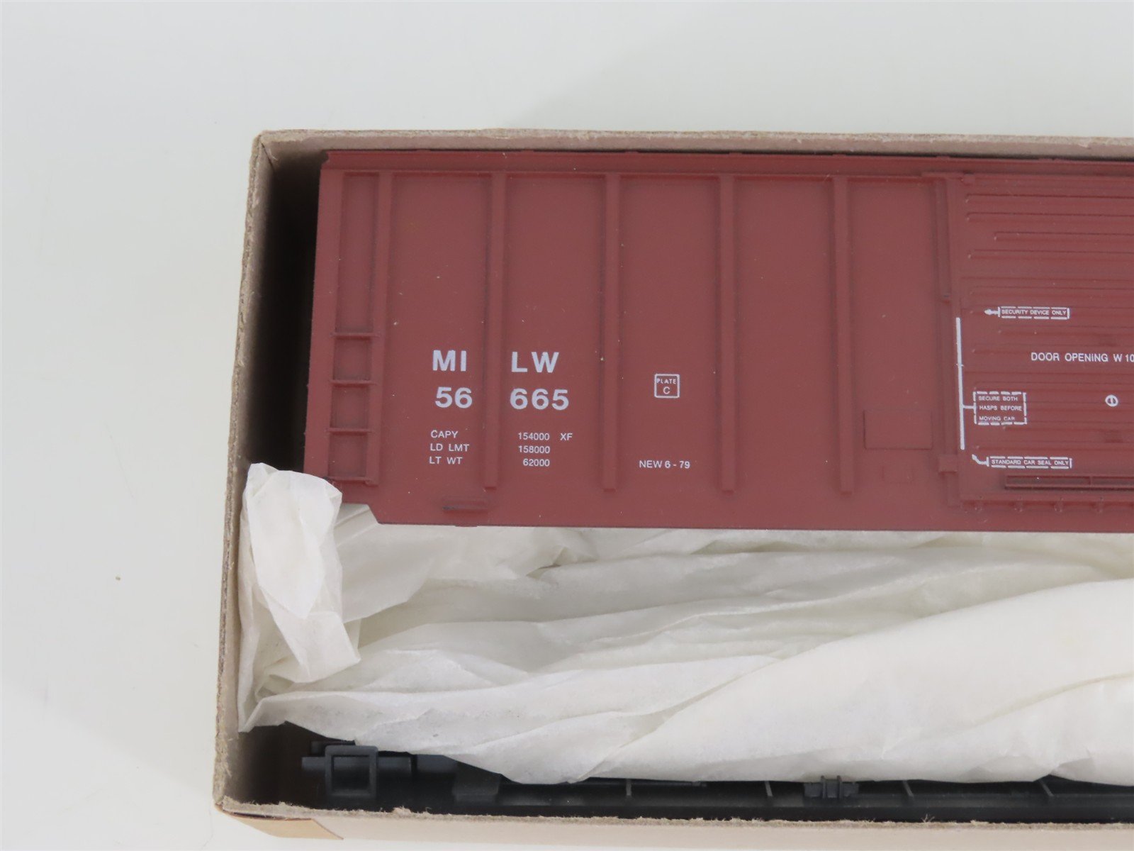 HO Scale Roundhouse Kit #1902 MILW Milwaukee Road PS 50' Rib Side Box Car #56665