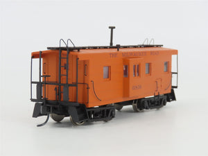 HO Walthers Platinum 932-27661 MILW Milwaukee Rib-Side Bay Window Caboose 2-Pack