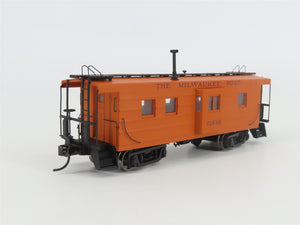 HO Walthers Platinum 932-27661 MILW Milwaukee Rib-Side Bay Window Caboose 2-Pack
