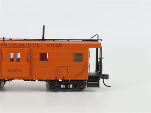 HO Walthers Platinum 932-27661 MILW Milwaukee Rib-Side Bay Window Caboose 2-Pack