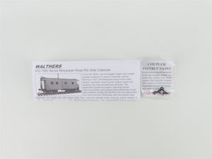 HO Walthers Platinum 932-27661 MILW Milwaukee Rib-Side Bay Window Caboose 2-Pack