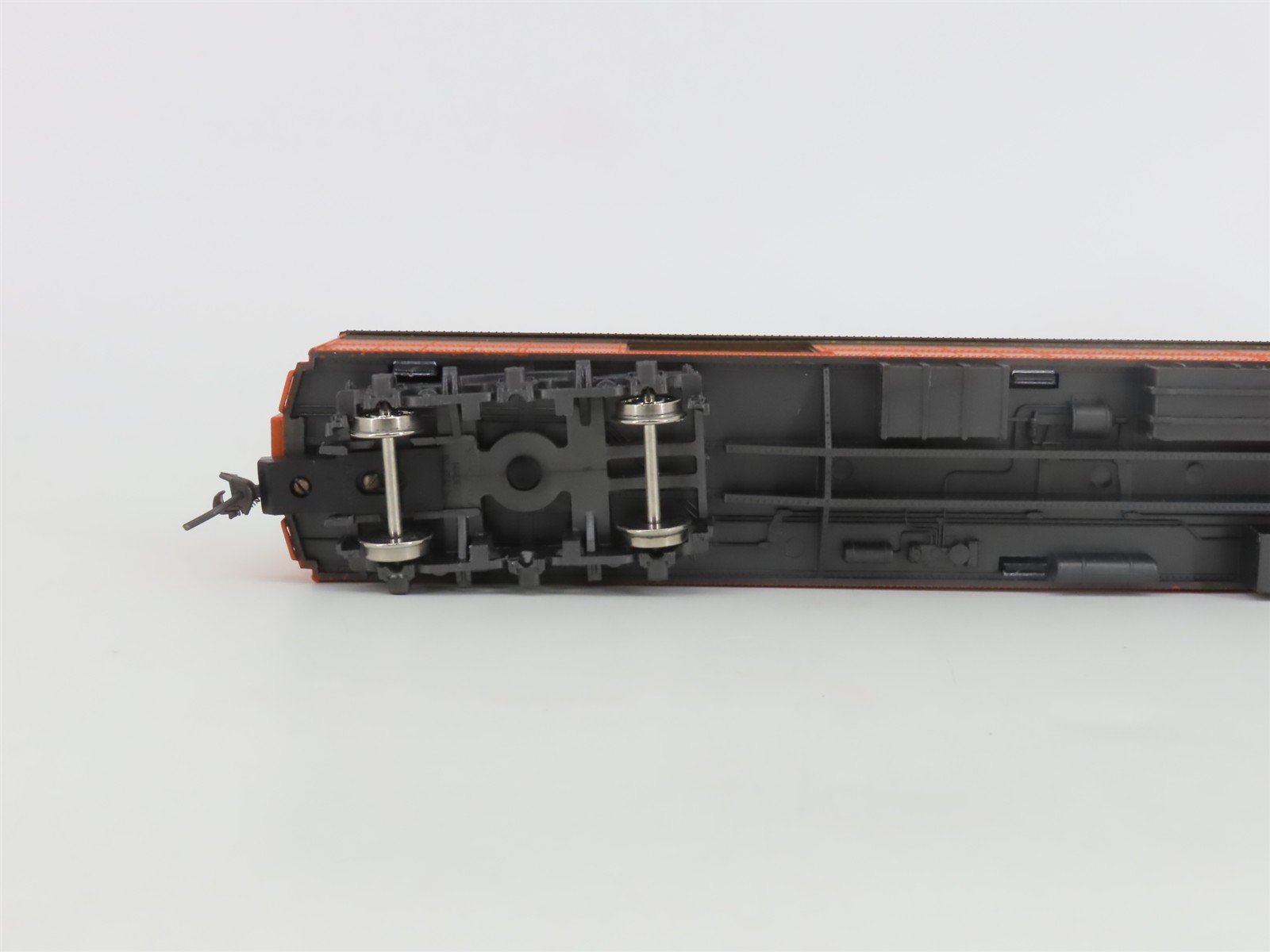 HO Scale Rivarossi 6550/0 MILW Milwaukee Road REA Baggage Passenger Car #2712
