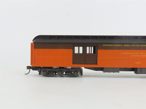 HO Scale Rivarossi 6016/0 CM&STP MILW Milwaukee Road Baggage Passenger Car #1032