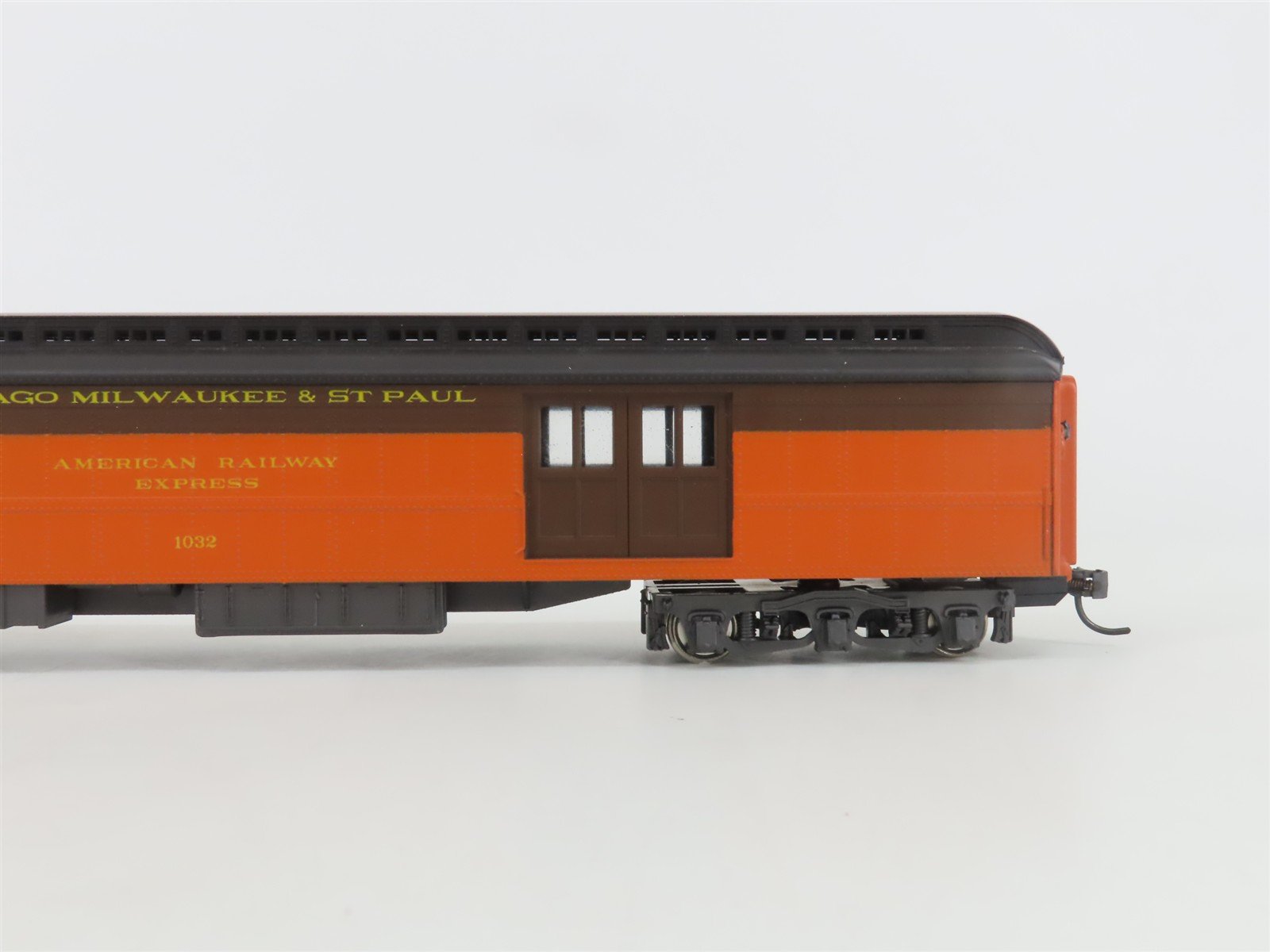 HO Scale Rivarossi 6016/0 CM&STP MILW Milwaukee Road Baggage Passenger Car #1032