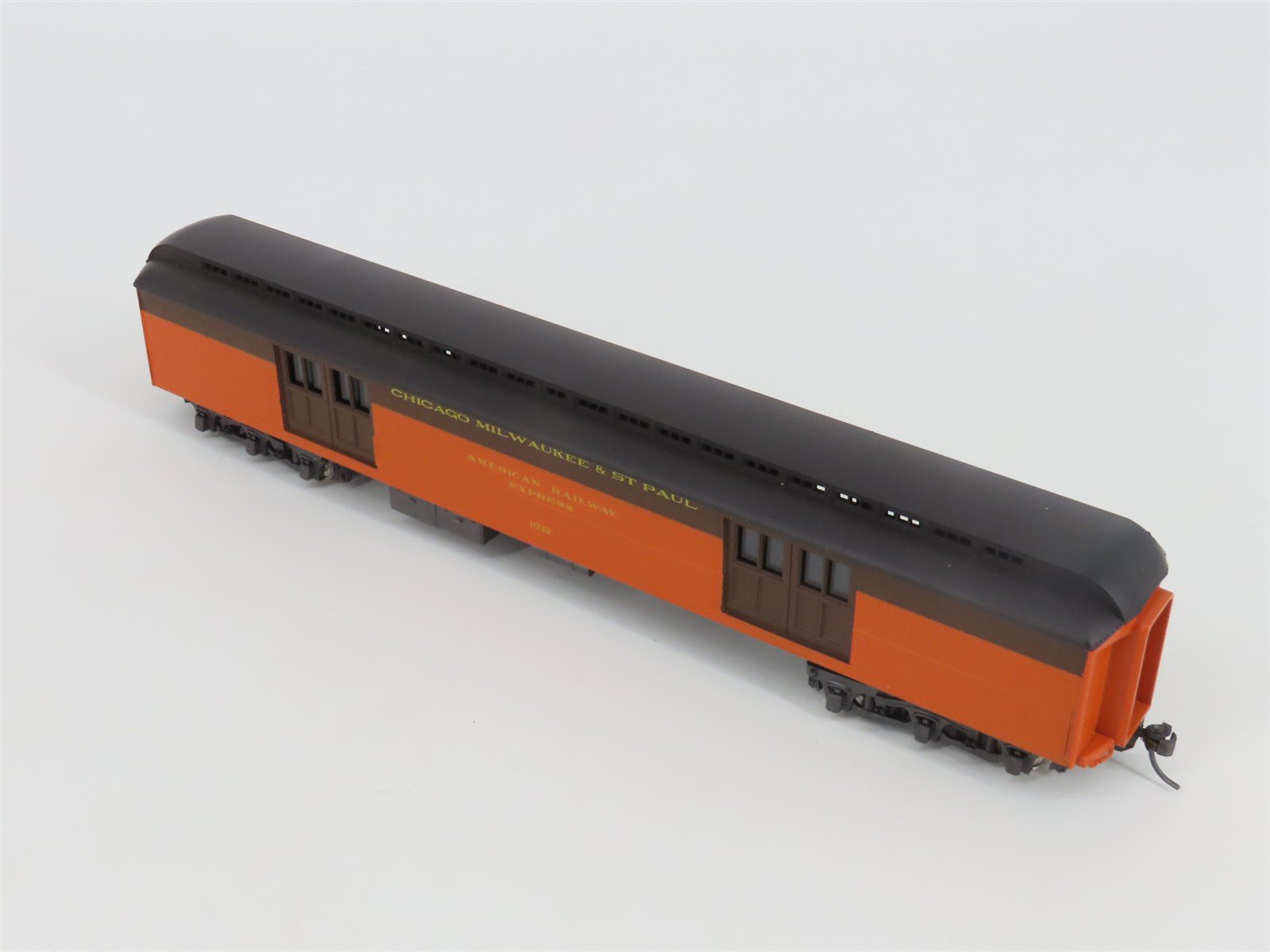 HO Scale Rivarossi 6016/0 CM&STP MILW Milwaukee Road Baggage Passenger Car #1032