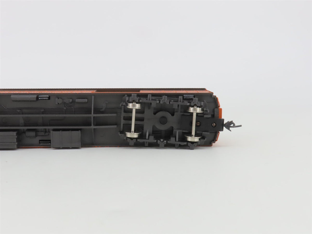 HO Scale Rivarossi 6016/0 CM&amp;STP MILW Milwaukee Road Baggage Passenger Car #1032