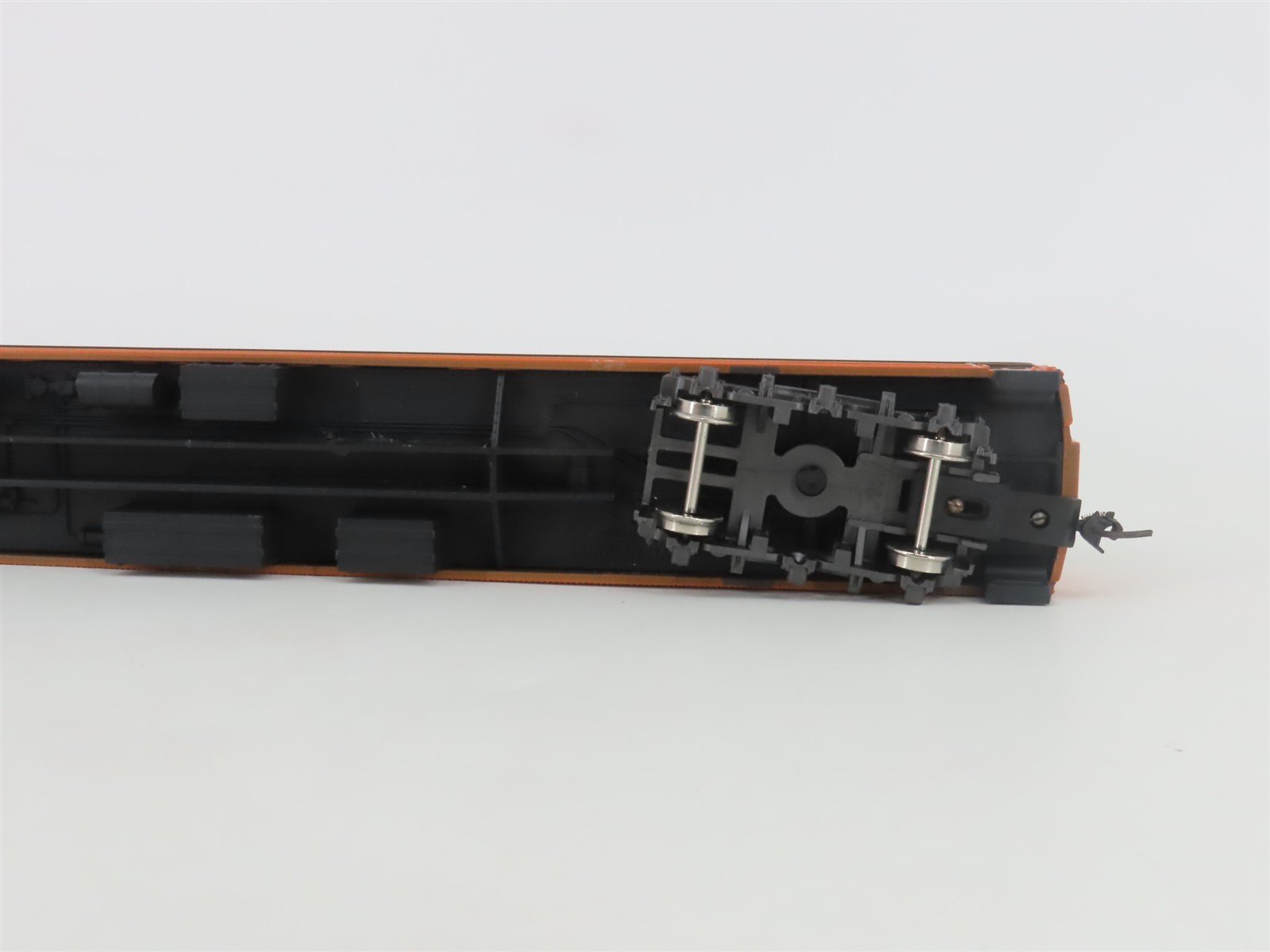 HO Scale Rivarossi 2838/0 MILW Milwaukee Road Sleeper Passenger Car #650