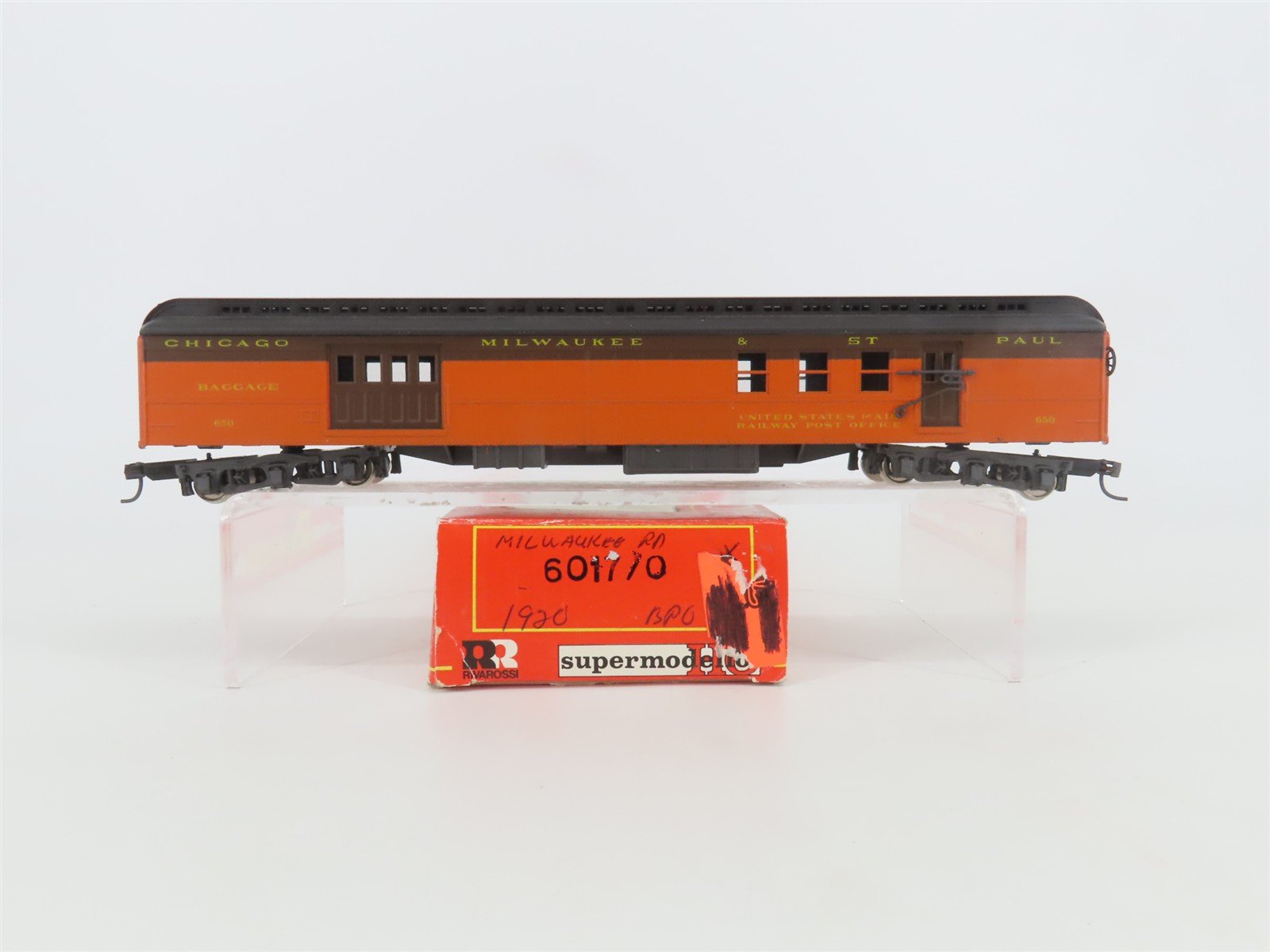 HO Scale Rivarossi 6017/0 CM&STP MILW Milwaukee Road RPO/Baggage Passenger #650