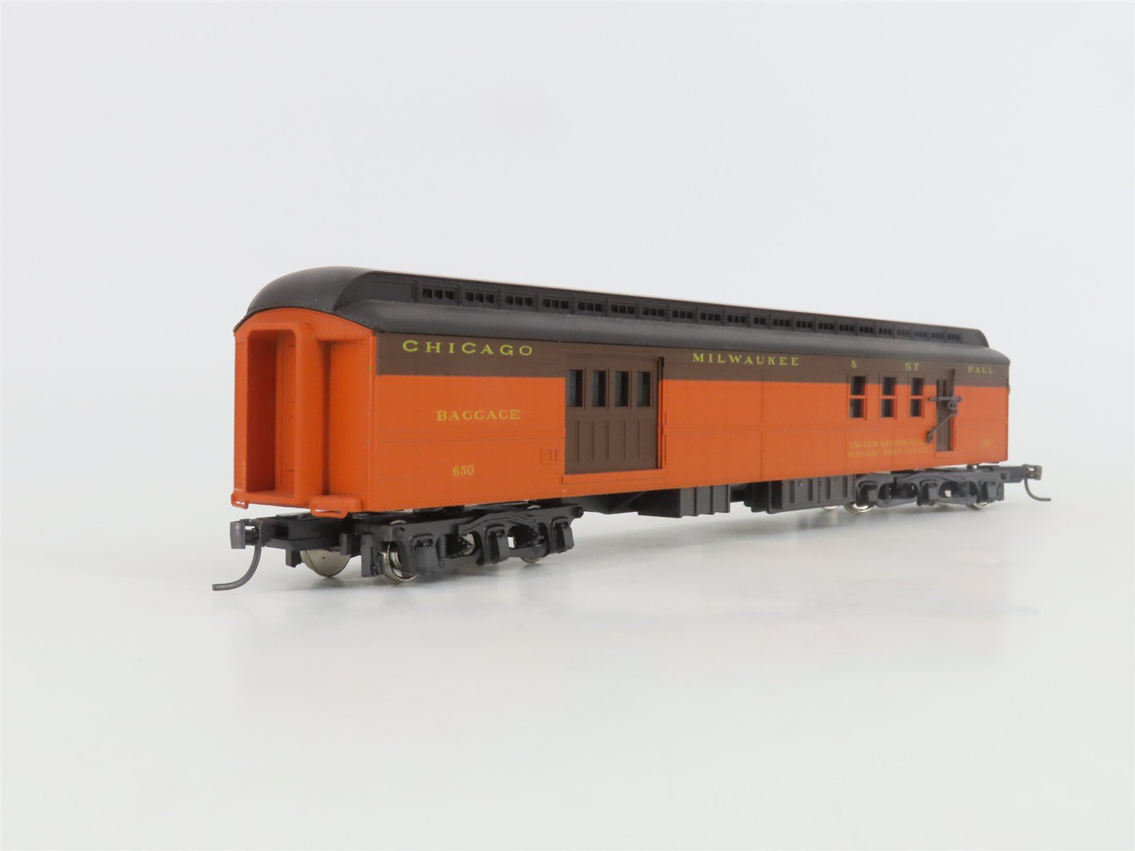 HO Scale Rivarossi 6017/0 CM&STP MILW Milwaukee Road RPO/Baggage Passenger #650