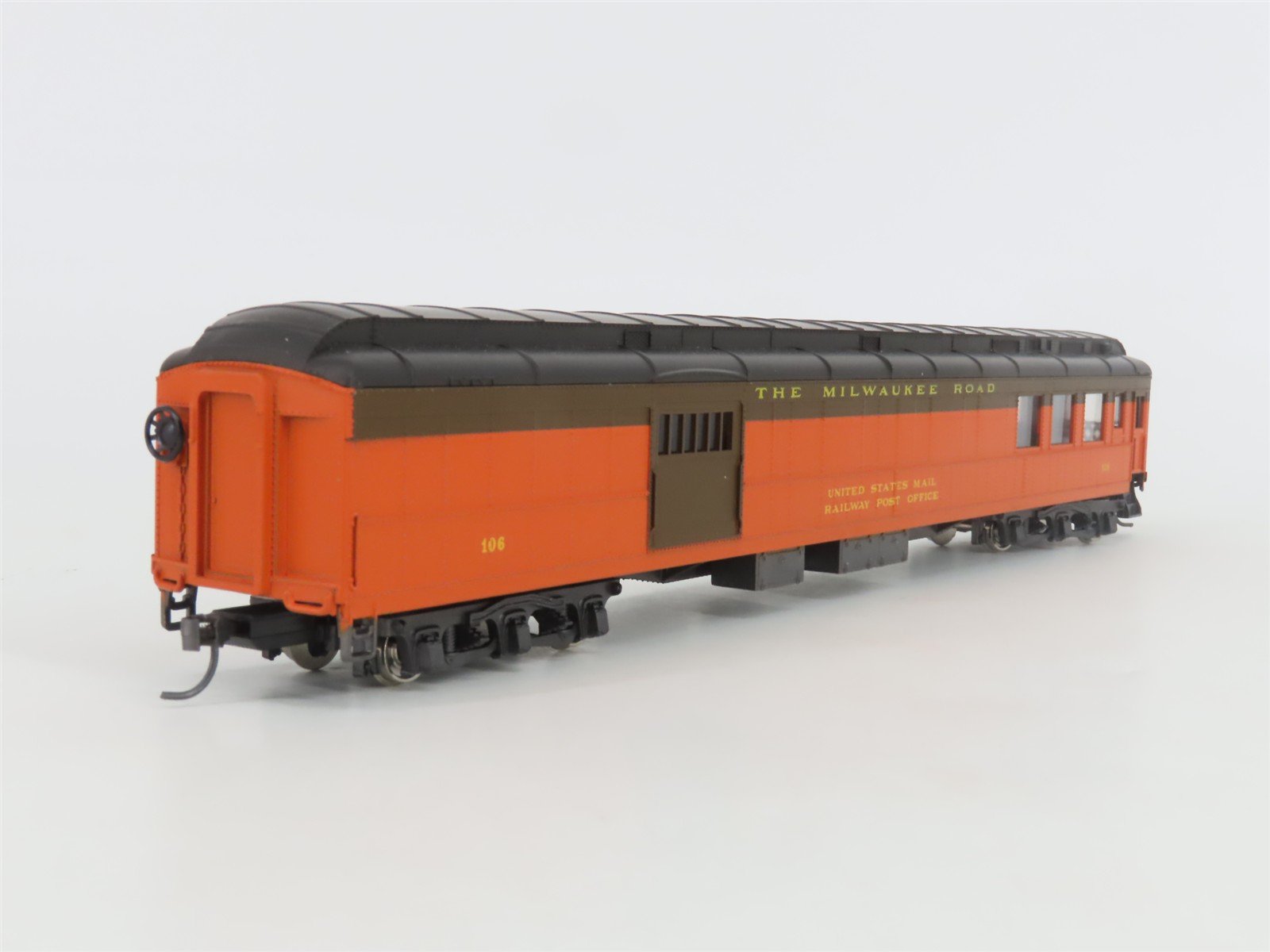 HO Scale Rivarossi 6020/0 MILW Milwaukee Road US Mail RPO/Baggage Passenger #106