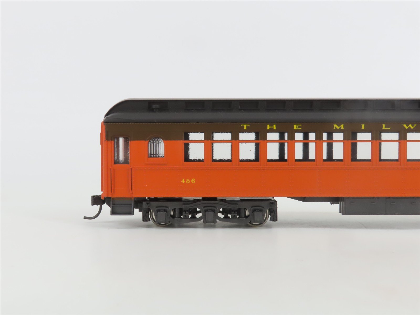 HO Scale Rivarossi 2958/0 MILW Milwaukee Road Coach Passenger Car #456