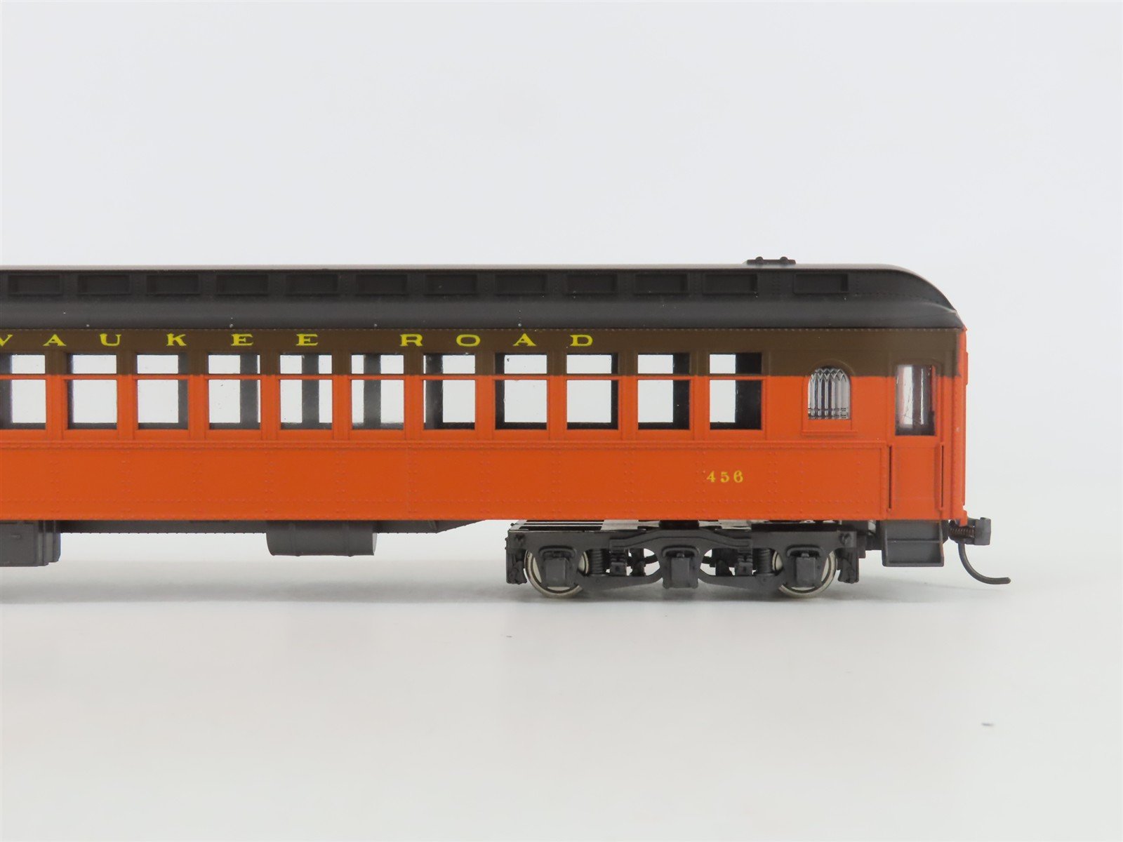 HO Scale Rivarossi 2958/0 MILW Milwaukee Road Coach Passenger Car #456