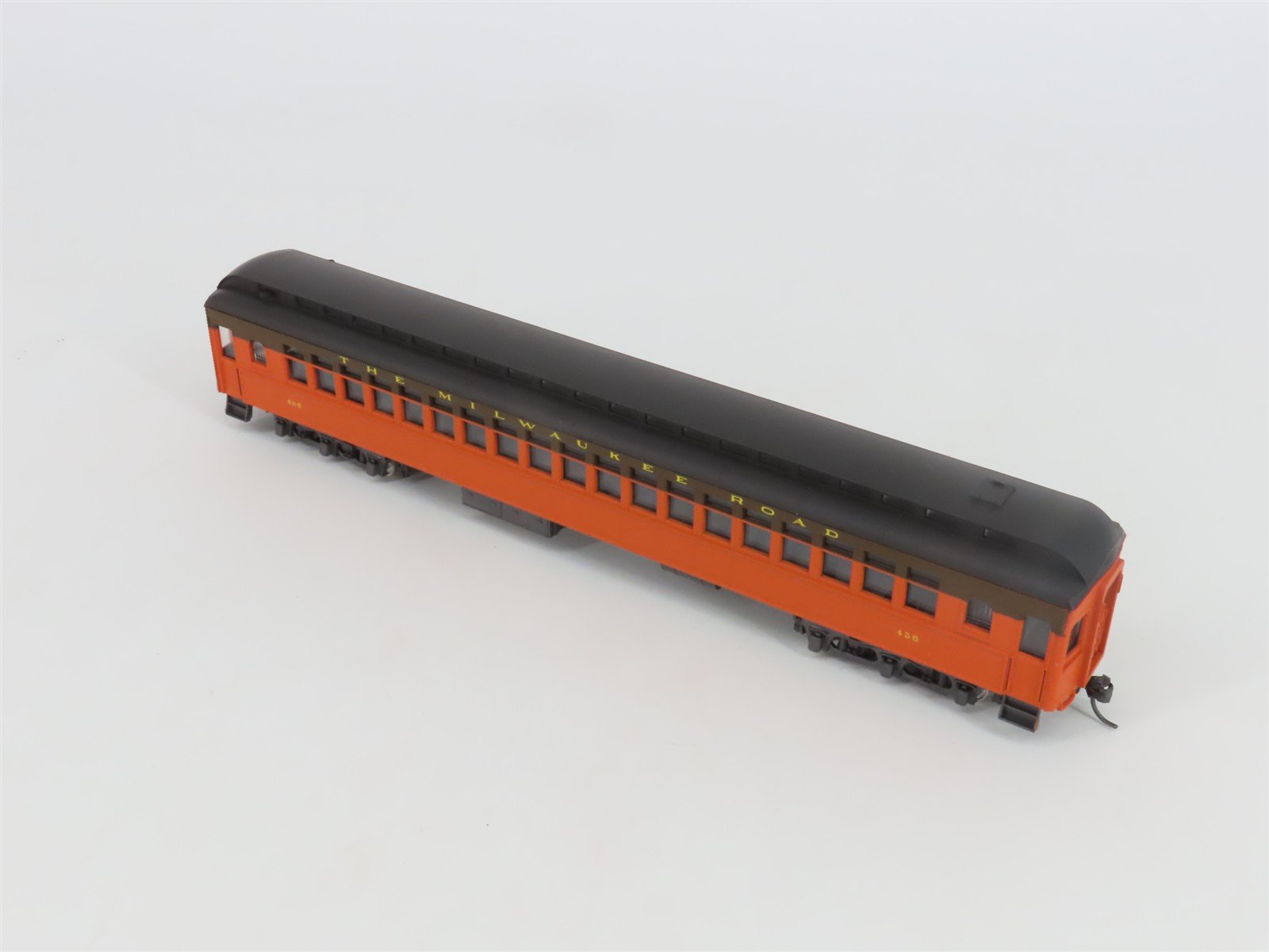 HO Scale Rivarossi 2958/0 MILW Milwaukee Road Coach Passenger Car #456