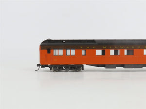 HO Scale IHC 2840 MILW Milwaukee Road Heavyweight Observation Passenger Car #123