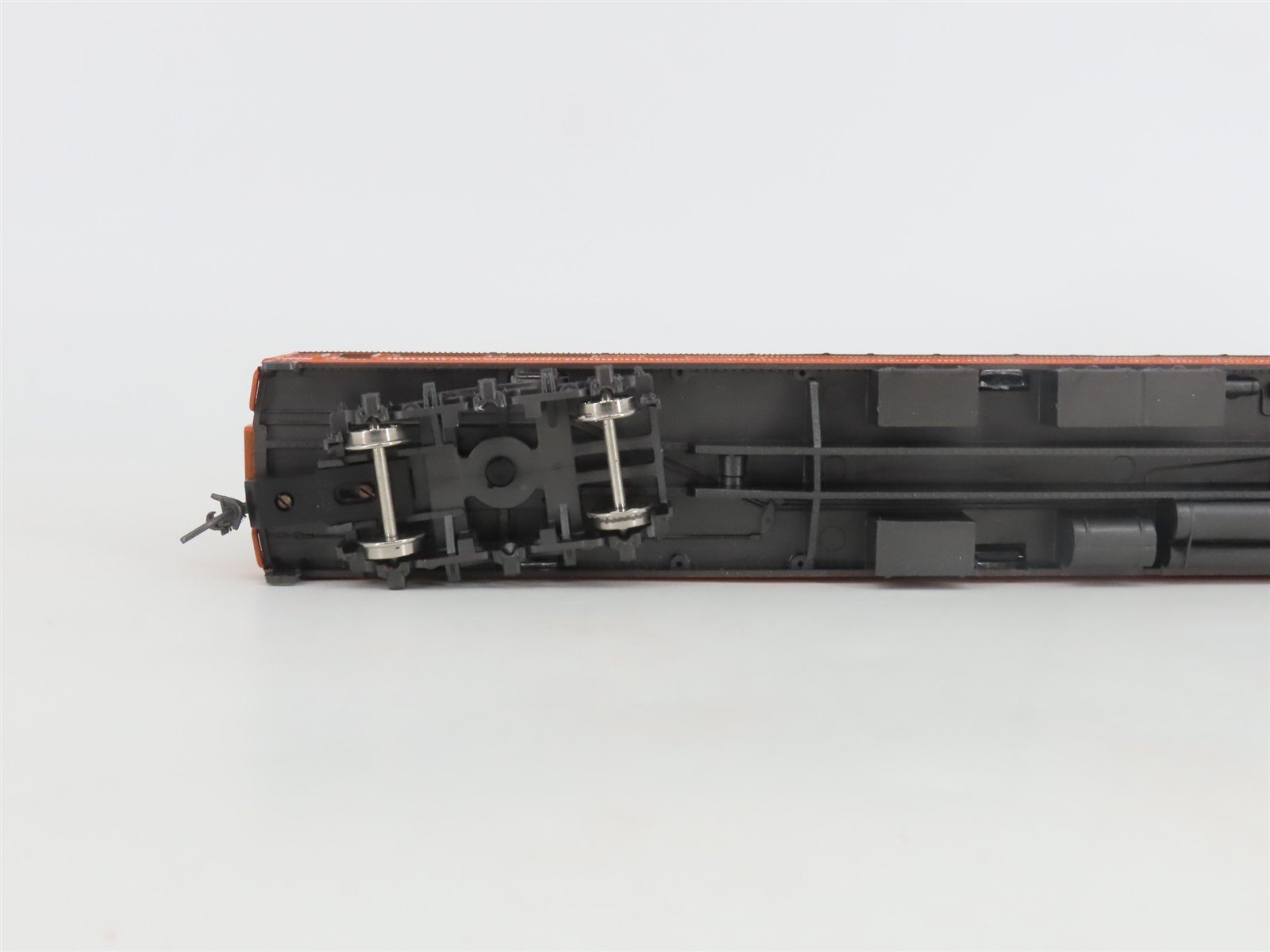 HO Scale IHC 2840 MILW Milwaukee Road Heavyweight Observation Passenger Car #123
