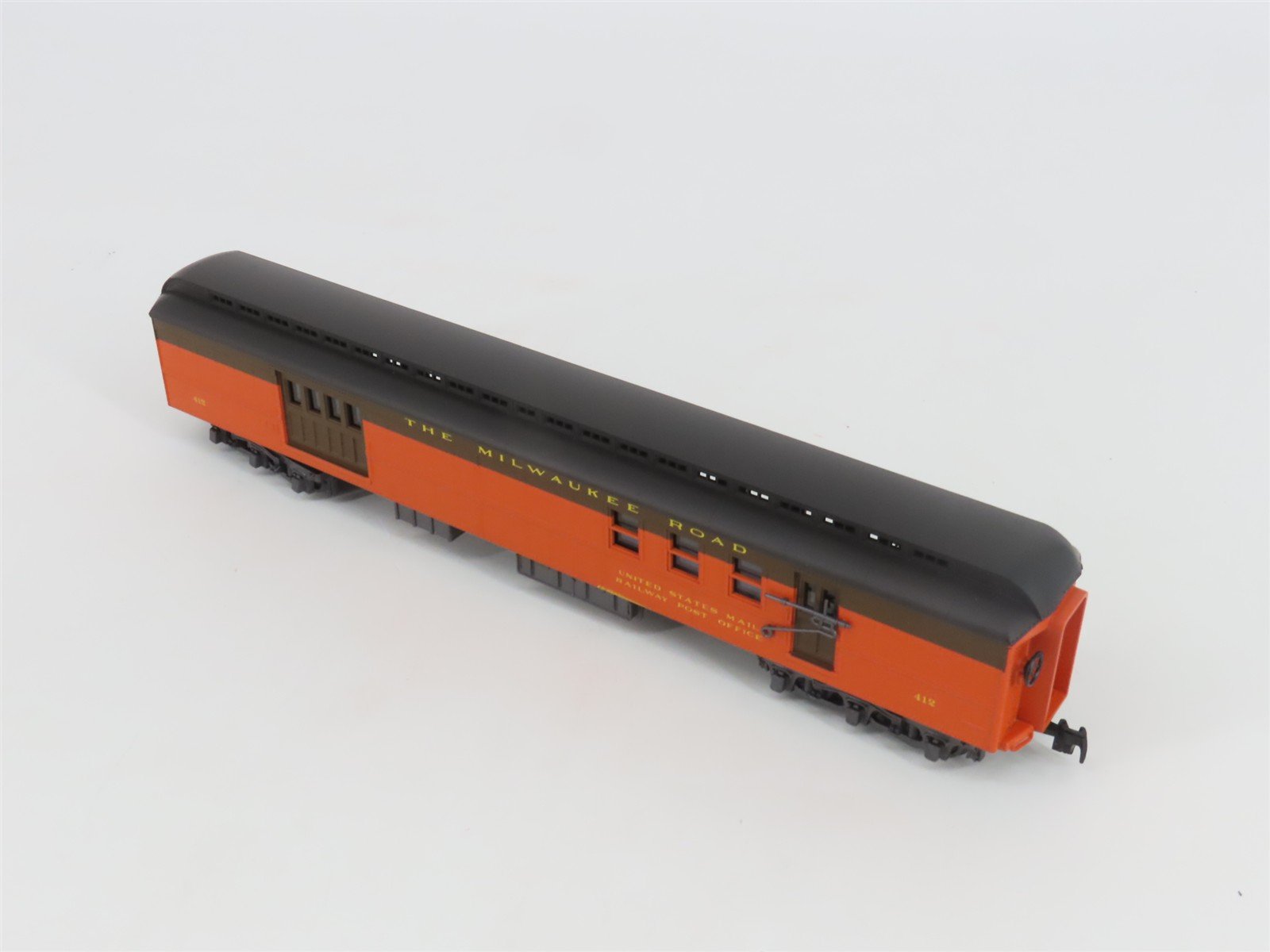 HO Scale Rivarossi 2847/0 MILW Milwaukee Road RPO/Baggage Passenger Car #412