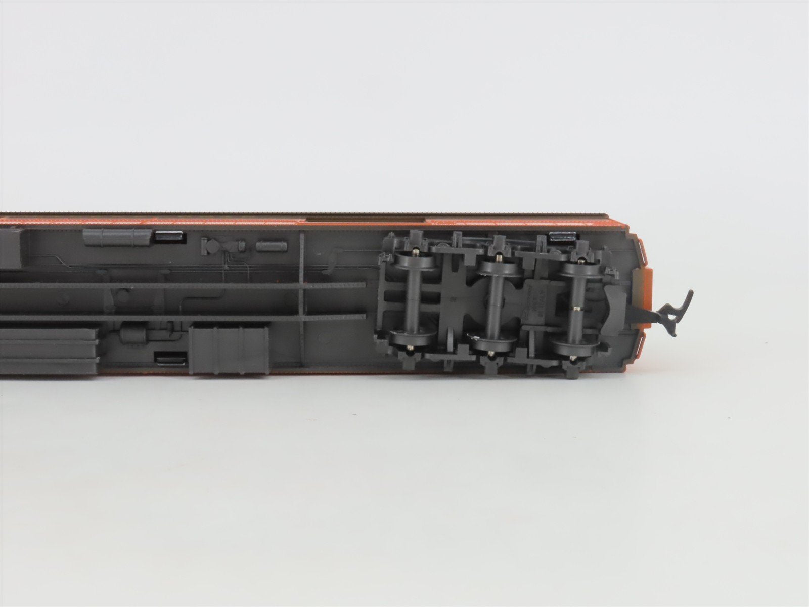 HO Scale Rivarossi 2847/0 MILW Milwaukee Road RPO/Baggage Passenger Car #412