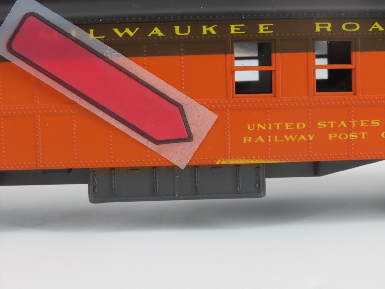 HO Scale Rivarossi 2847/0 MILW Milwaukee Road RPO/Baggage Passenger Car #412