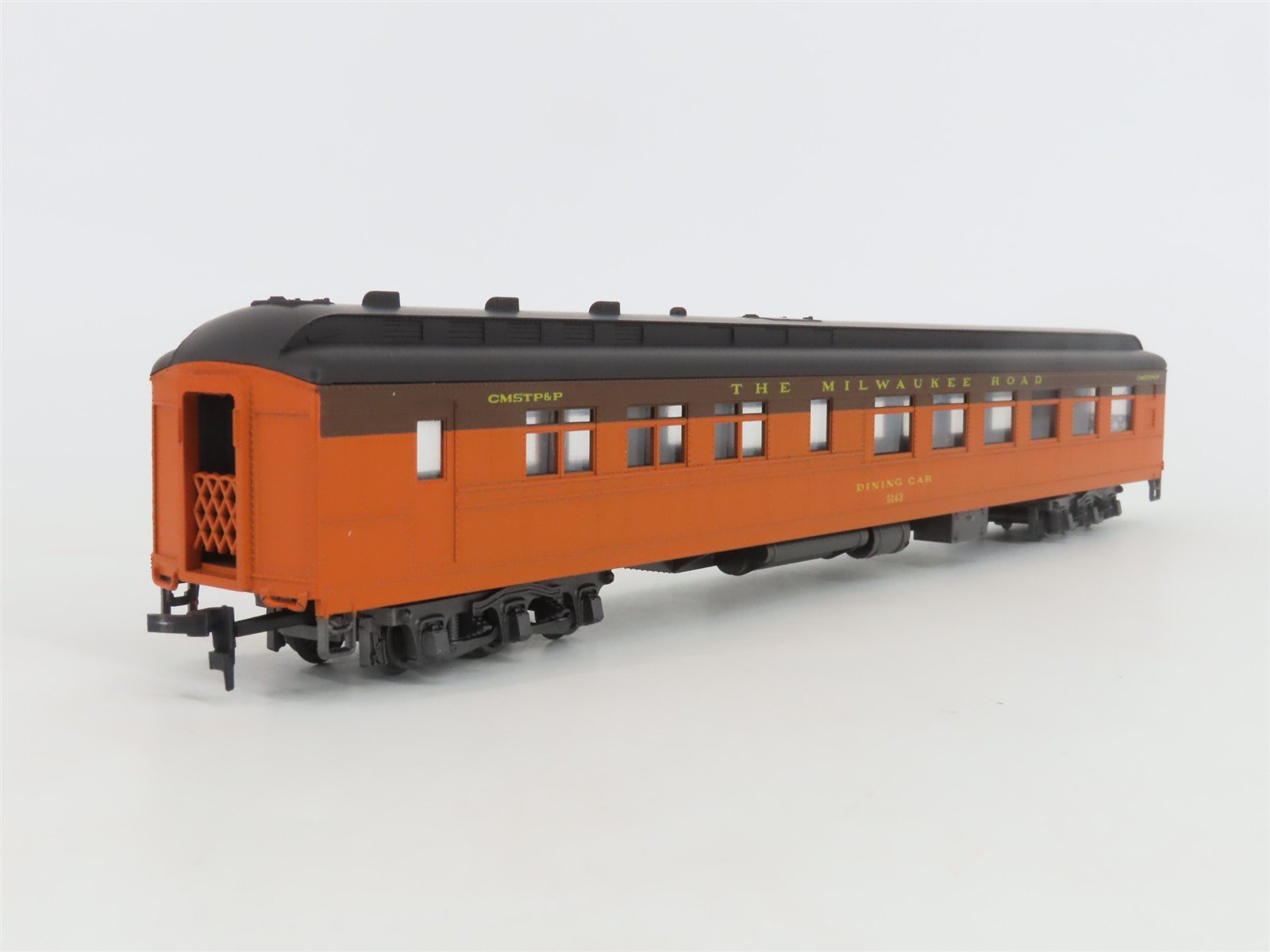 HO Scale Rivarossi 6019/0 CMSTP&P MILW Milwaukee Road Diner Passenger Car #5143