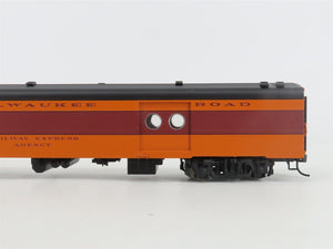 HO Walthers 932-9202 MILW 1955 Twin Cities Hiawatha Baggage Express Passenger