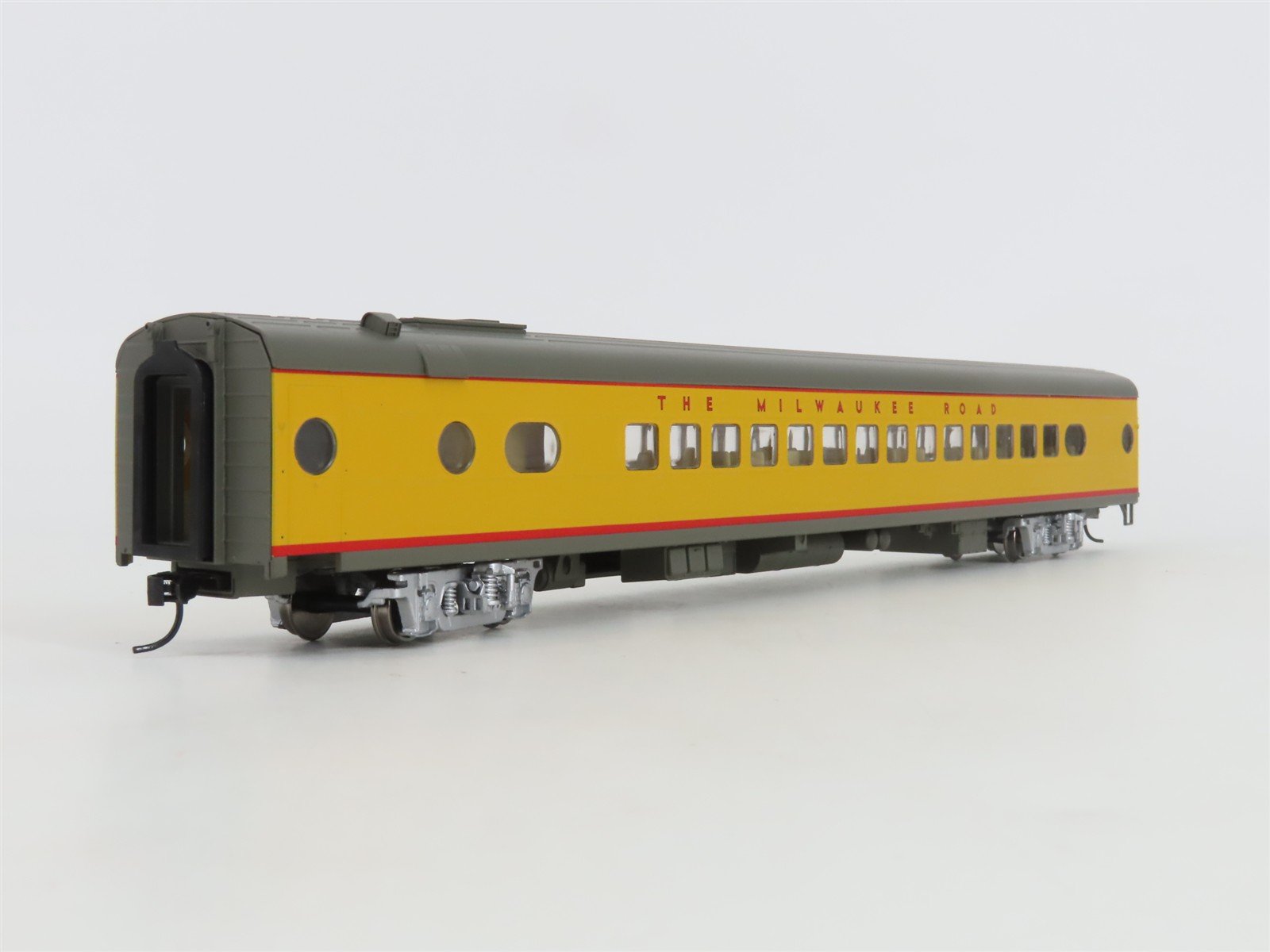 HO Walthers 932-9251 MILW Milwaukee Hiawatha Yellow 30-Seat Parlor Passenger Car