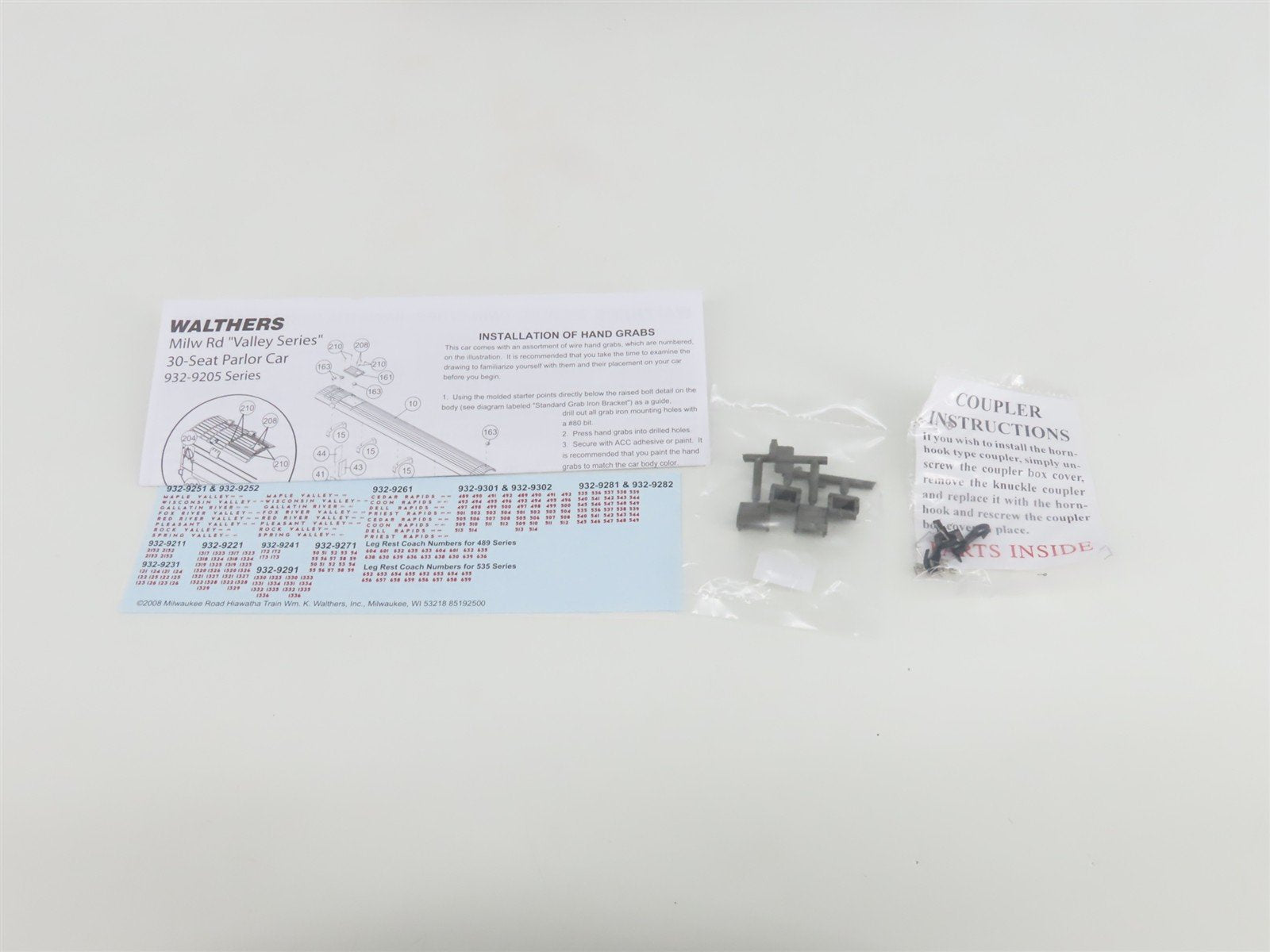 HO Walthers 932-9251 MILW Milwaukee Hiawatha Yellow 30-Seat Parlor Passenger Car