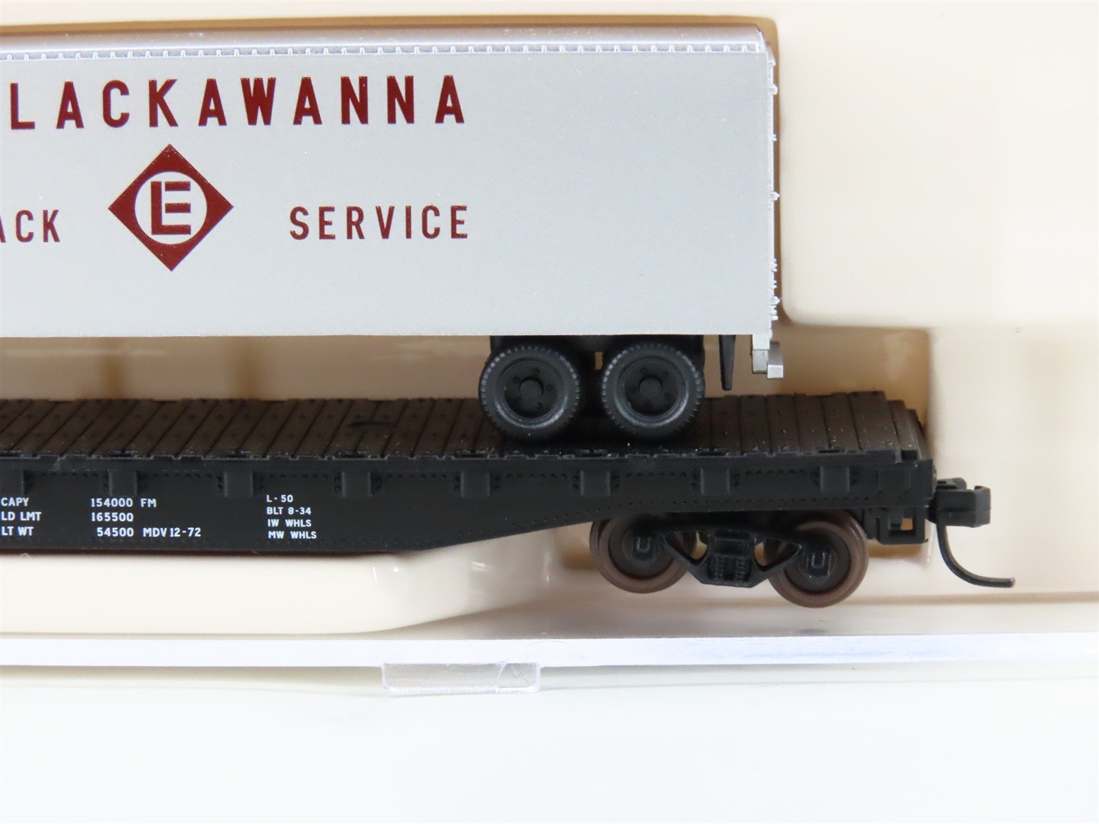 N Scale Atlas 37811 EL Erie Lackawanna Piggyback Flat Car #7393 w/ 40' Trailer