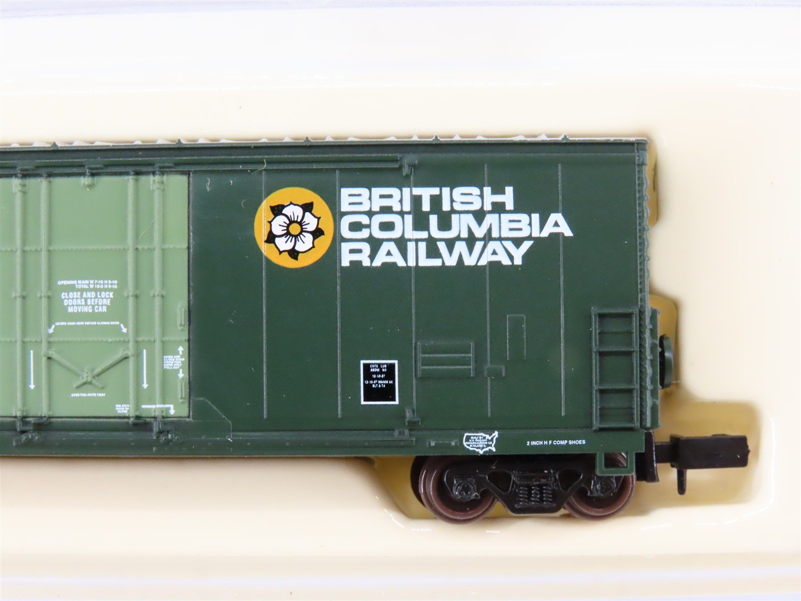 N Atlas 31001 BCIT British Columbia Railway Double Plug Door Box Car #800435