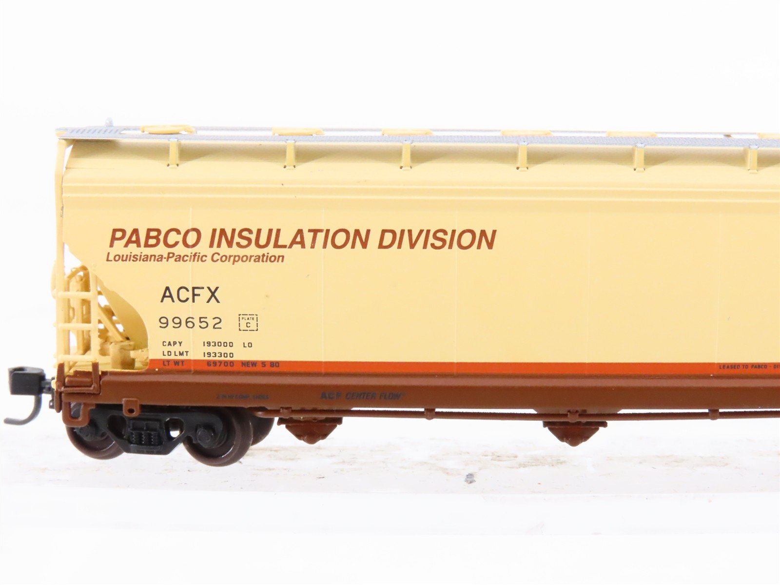 N Scale Atlas 50001472 ACFX Louisiana-Pacific 4-Bay Covered Hopper #99652