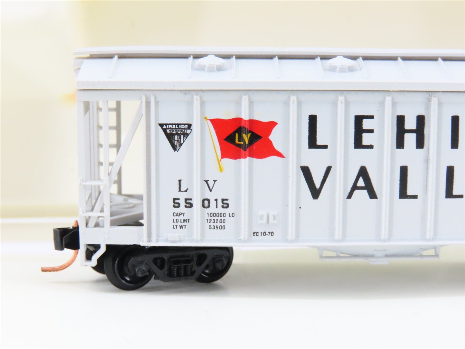 N Scale Atlas BLW 1015B LV Lehigh Valley Airslide Covered Hopper #55015