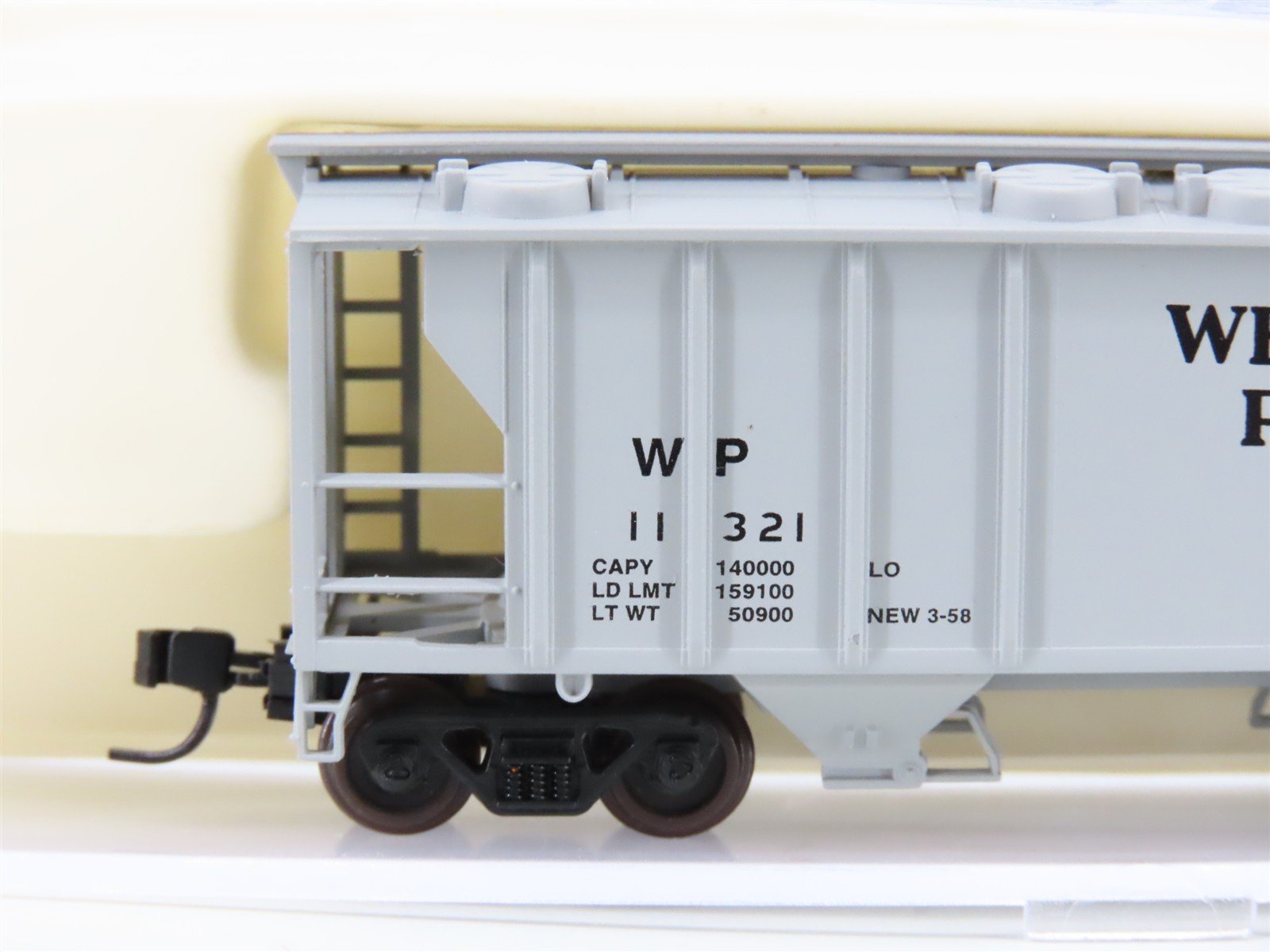 N Scale Atlas 3177 WP Western Pacific Railroad 2-Bay Covered Hopper #11321
