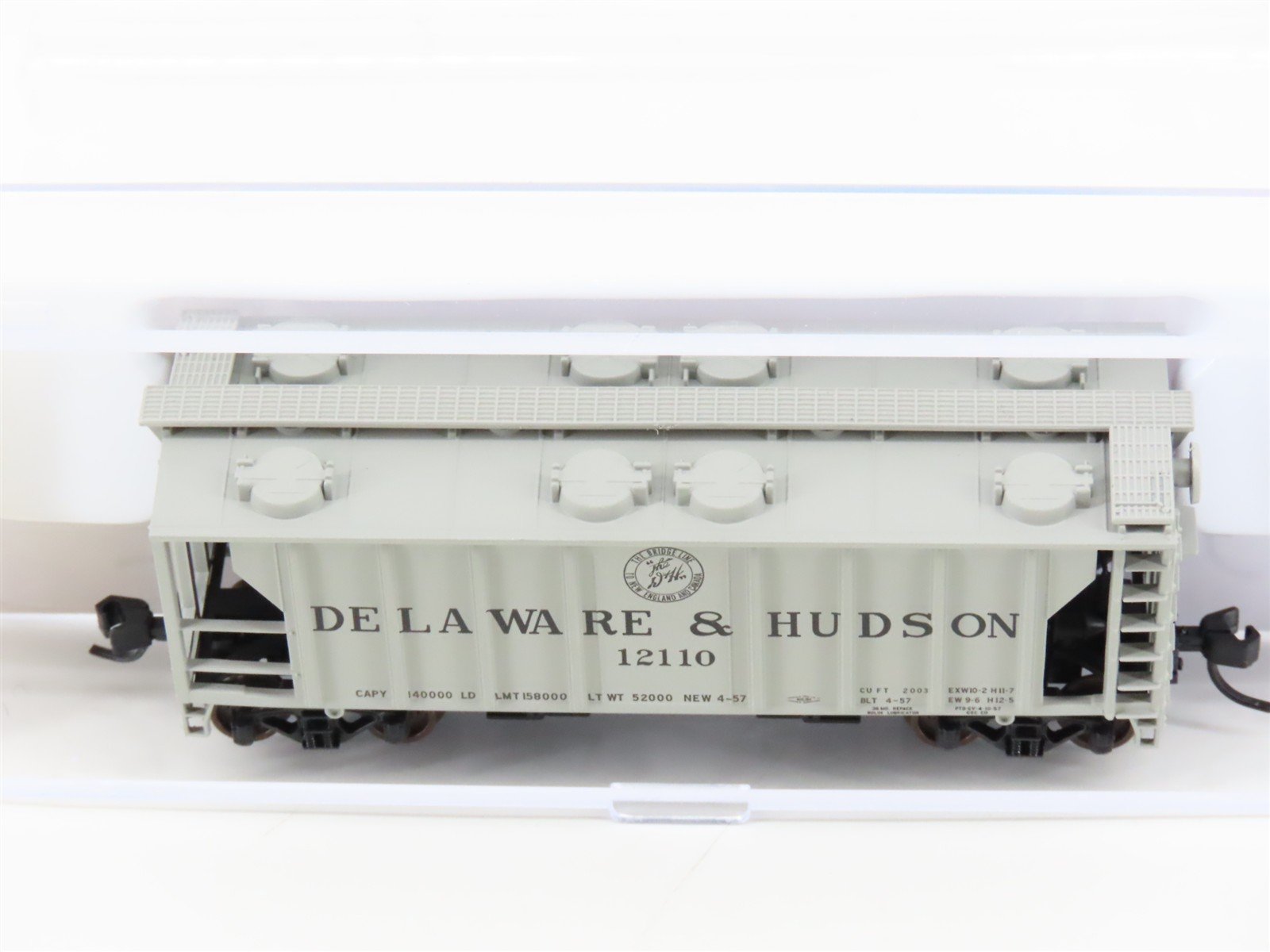 N Scale Atlas Trainman 31973 D&H Delaware & Hudson 2-Bay Covered Hopper #12110