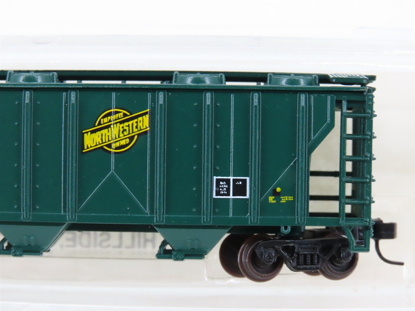 N Scale Atlas 3730 CNW Chicago North Western 3-Bay Covered Hopper #95456