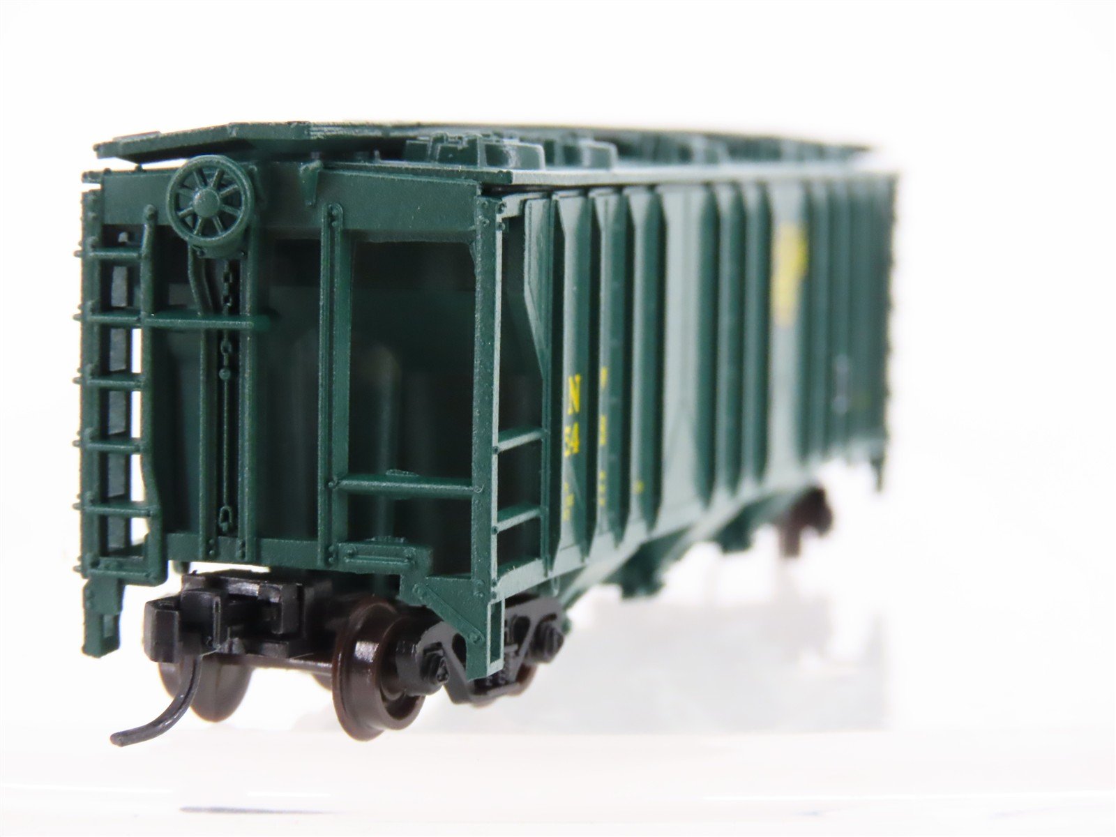 N Scale Atlas 3730 CNW Chicago North Western 3-Bay Covered Hopper #95456