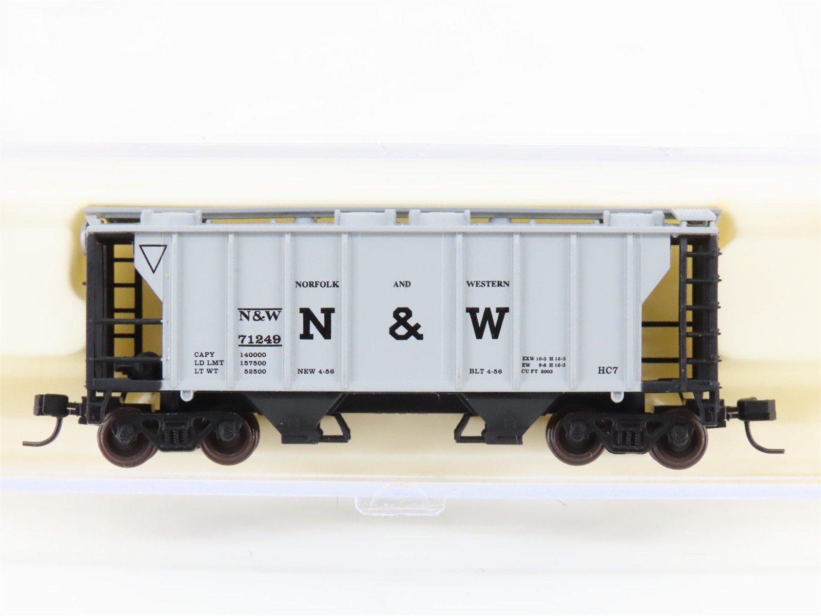 N Scale Atlas 3172 N&W Norfolk & Western Railroad 2-Bay Covered Hopper #71249