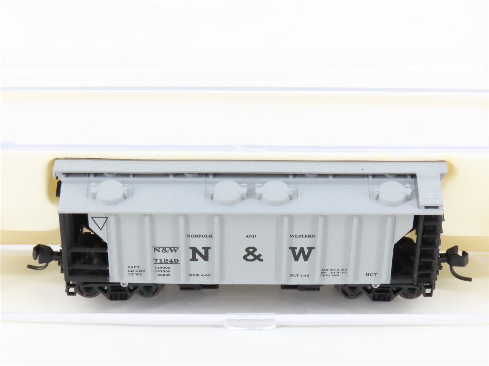 N Scale Atlas 3172 N&W Norfolk & Western Railroad 2-Bay Covered Hopper #71249