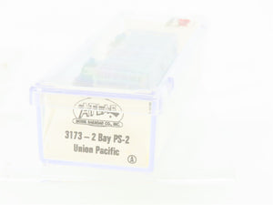 N Scale Atlas 3173 UP Union Pacific Railroad 2-Bay Covered Hopper #11136