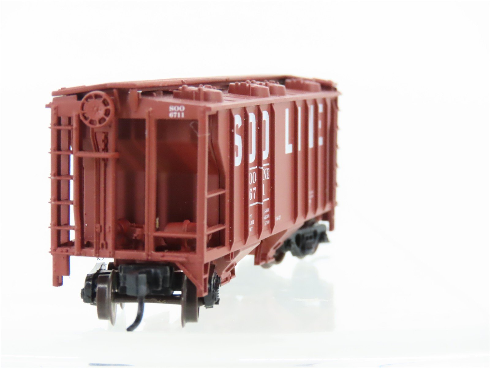 N Scale Atlas 3163 SOO Line 2-Bay Covered Hopper #6711