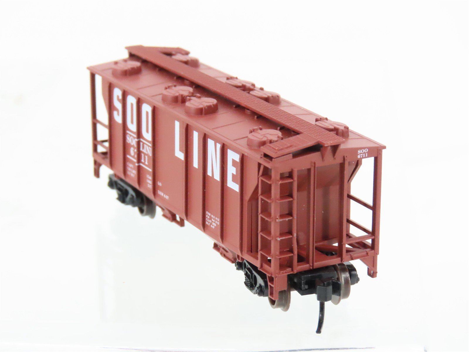 N Scale Atlas 3163 SOO Line 2-Bay Covered Hopper #6711