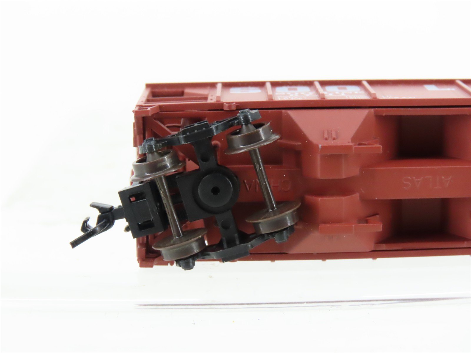 N Scale Atlas 3163 SOO Line 2-Bay Covered Hopper #6711