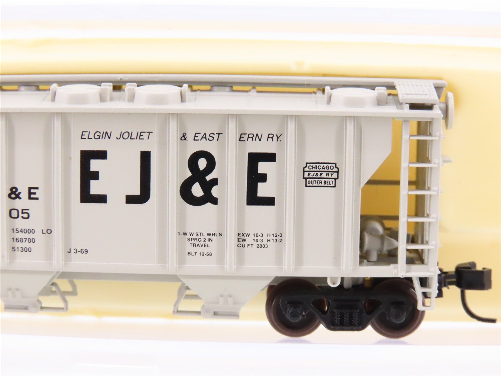 N Scale Atlas 3167 EJ&E Elgin Joliet & Eastern 2-Bay Covered Hopper #3305