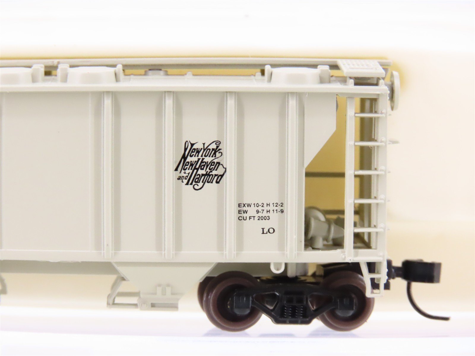 N Scale Atlas 31711 NH New Haven Railroad 2-Bay Covered Hopper #117042