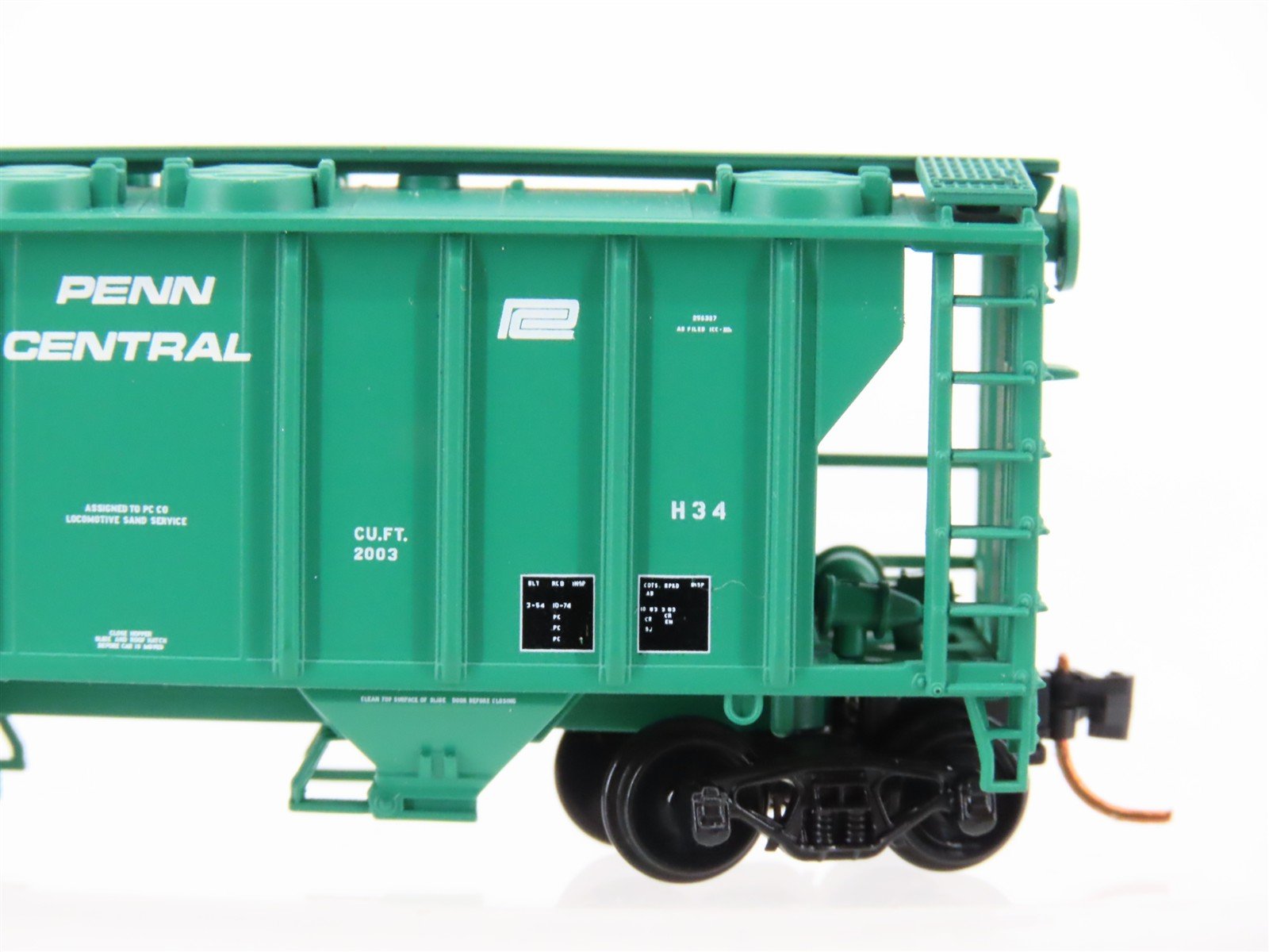 N Scale Atlas 31761 PC Penn Central Railroad 2-Bay Covered Hopper #74203
