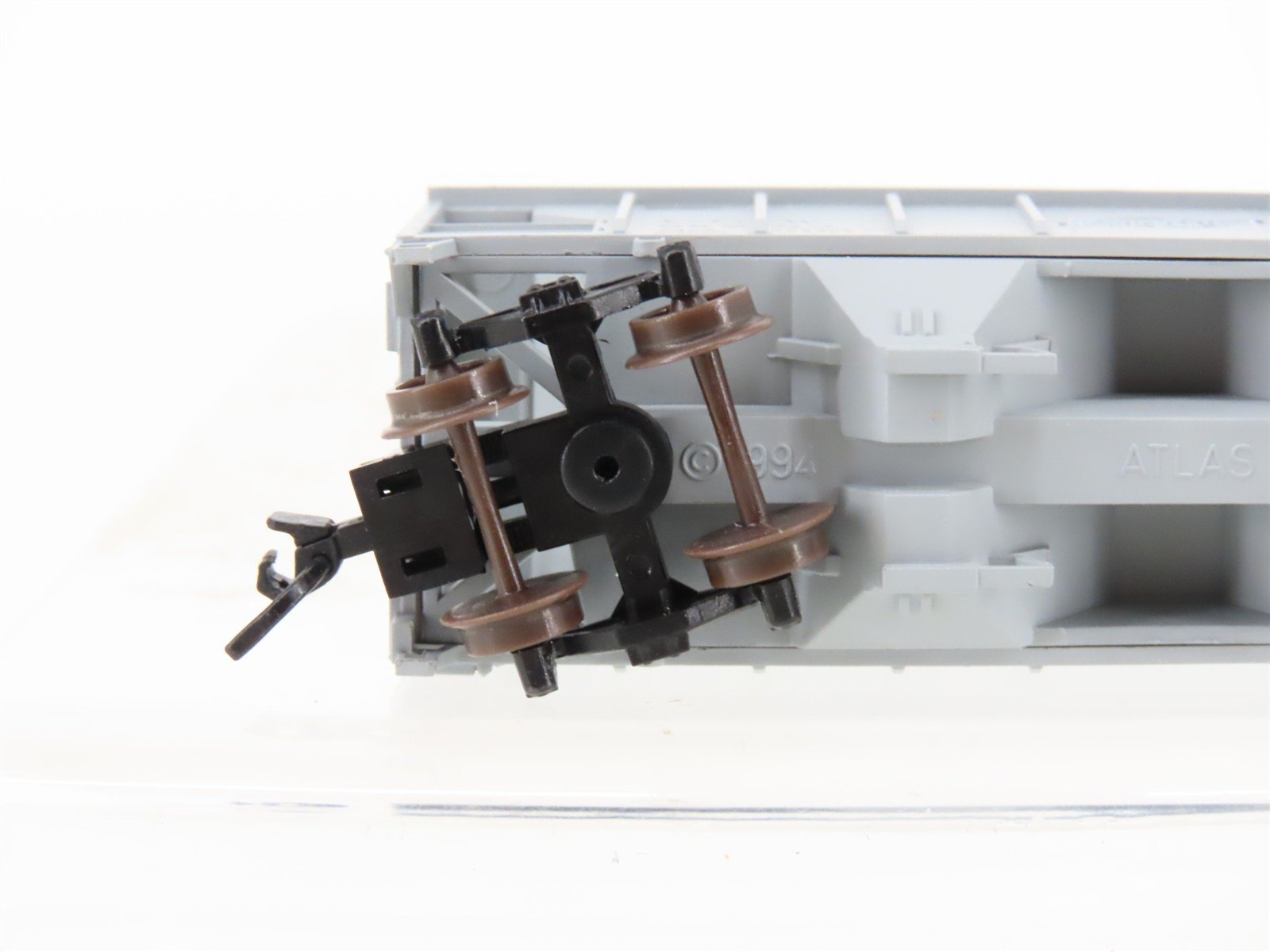 N Scale Atlas 31801 CNW Chicago North Western 2-Bay Covered Hopper #95230