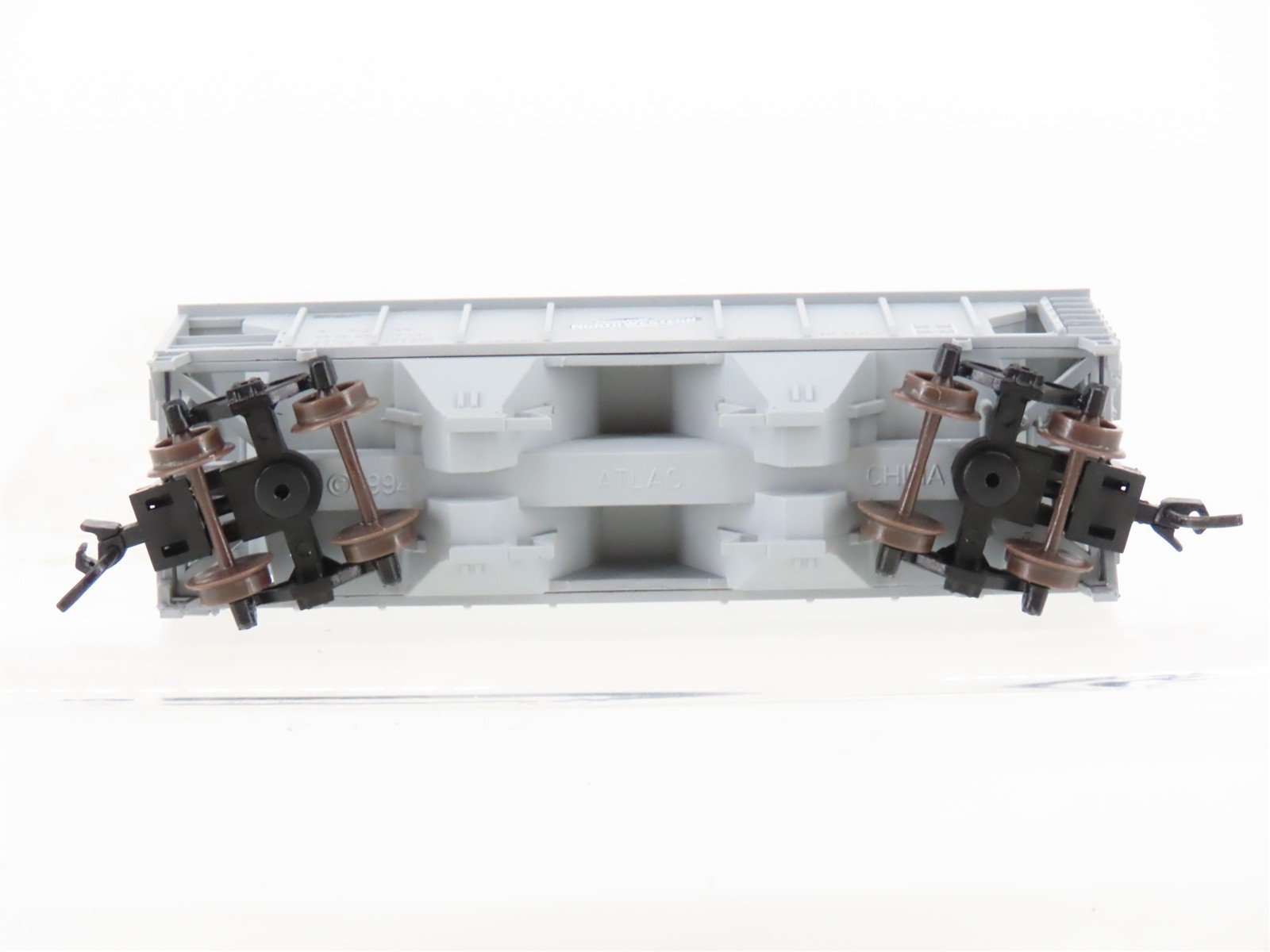 N Scale Atlas 31801 CNW Chicago North Western 2-Bay Covered Hopper #95230