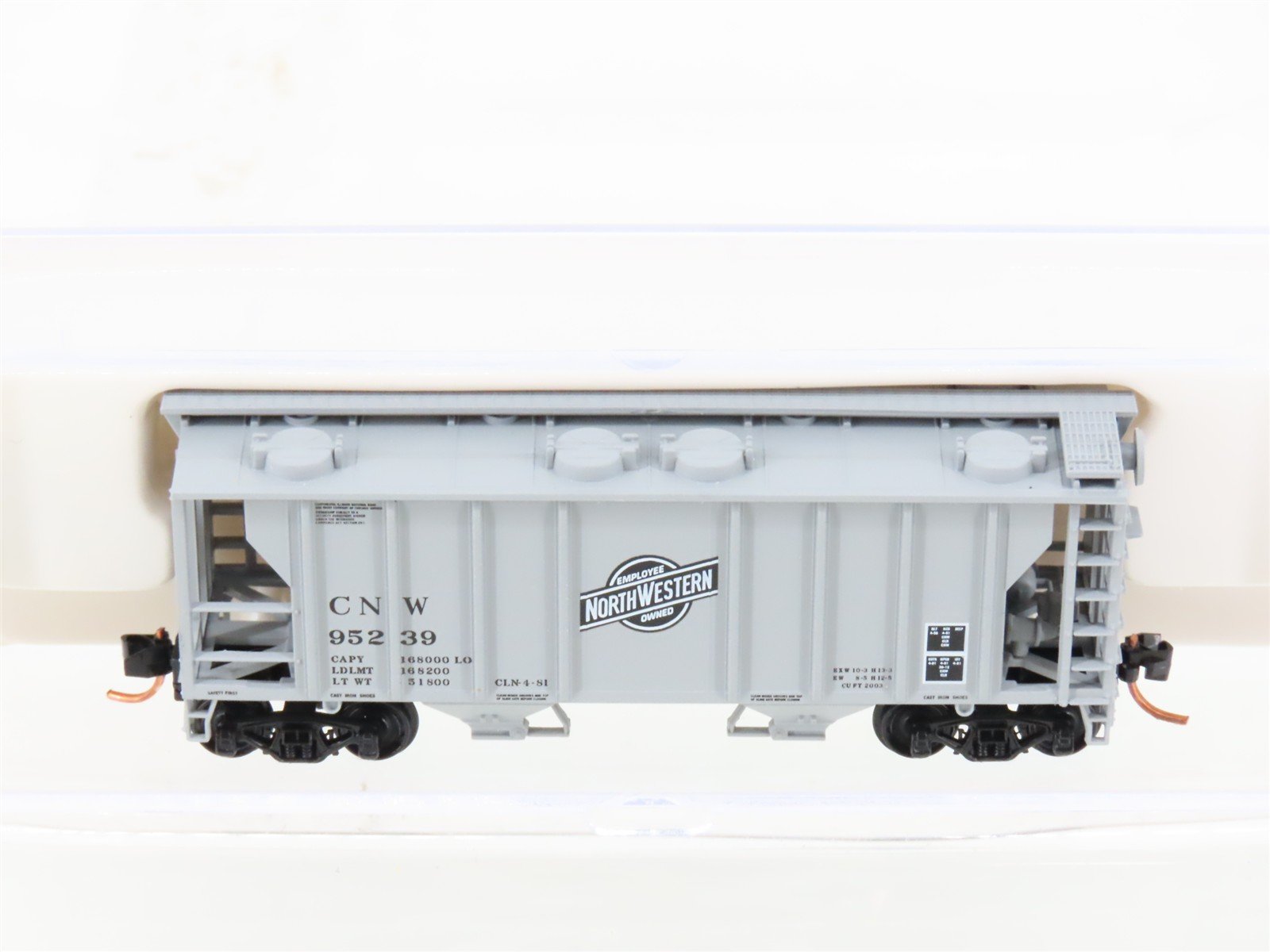 N Scale Atlas 31802 CNW Chicago North Western 2-Bay Covered Hopper #95239