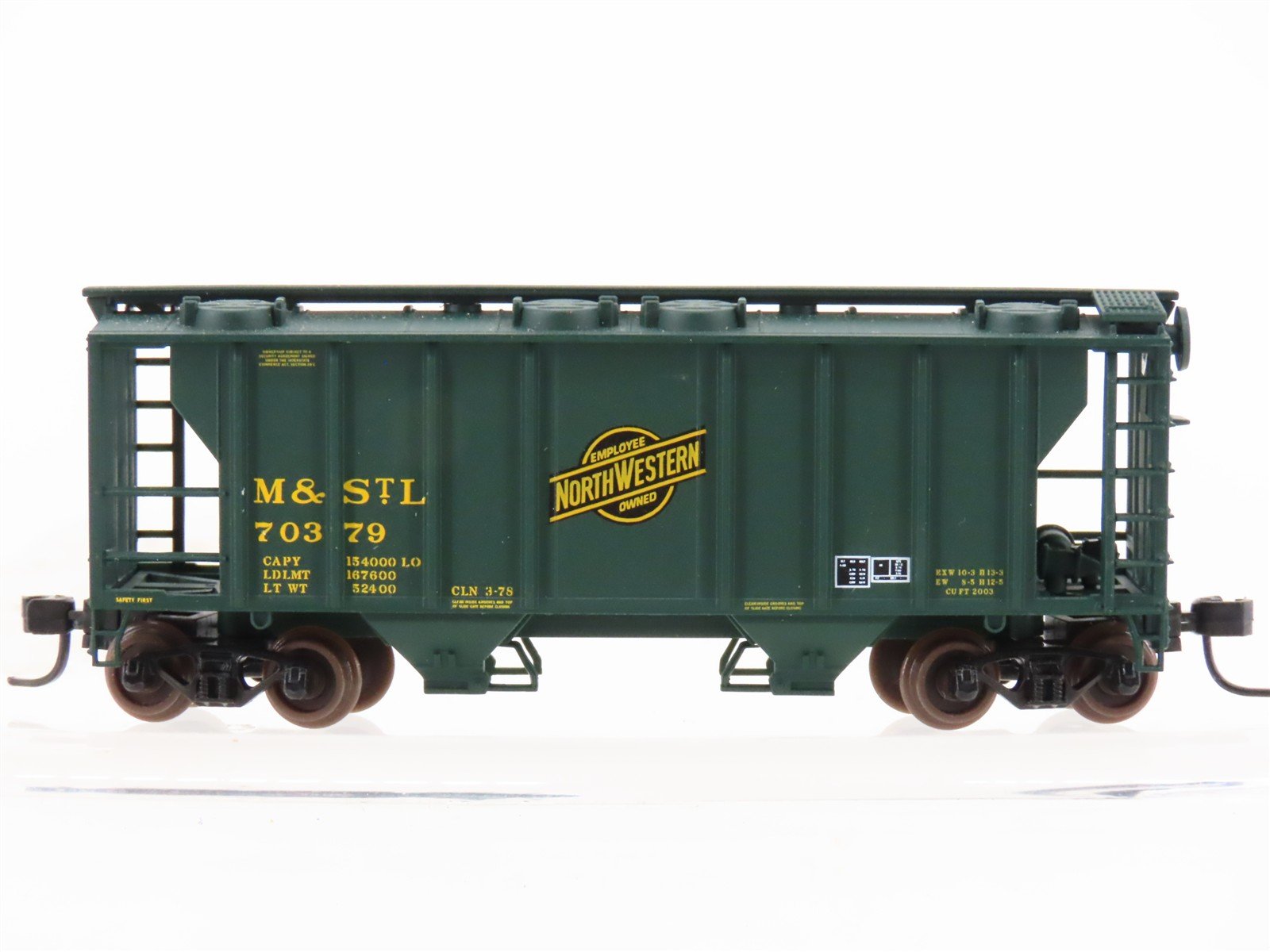 N Atlas 31806 M&STL C&NW Chicago & North Western 2-Bay Covered Hopper #70379