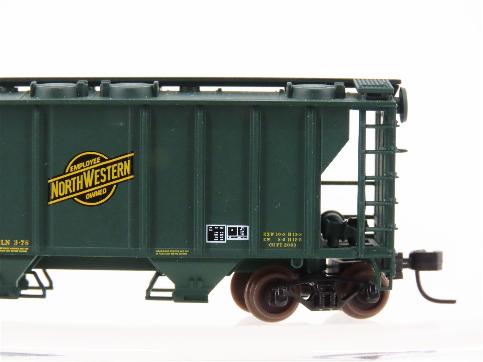 N Atlas 31806 M&STL C&NW Chicago & North Western 2-Bay Covered Hopper #70379