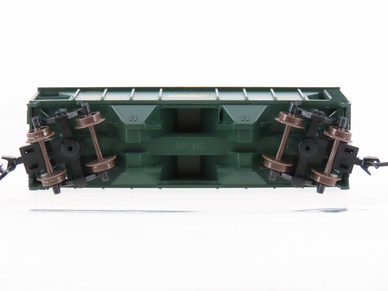 N Scale Atlas 31807 M&STL CNW Chicago North Western 2-Bay Covered Hopper #70374