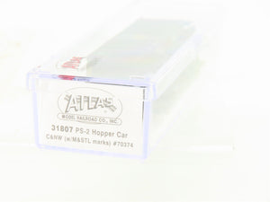 N Scale Atlas 31807 M&STL CNW Chicago North Western 2-Bay Covered Hopper #70374